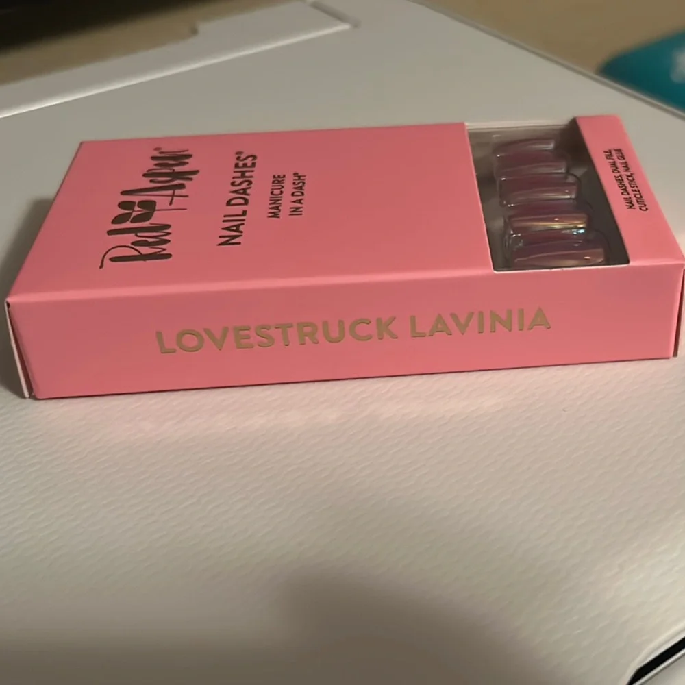 Red Aspen Lovestruck Lavinia Nail Dashes - Picture 8 of 8